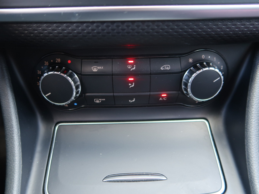 Mercedes-Benz A, 2016