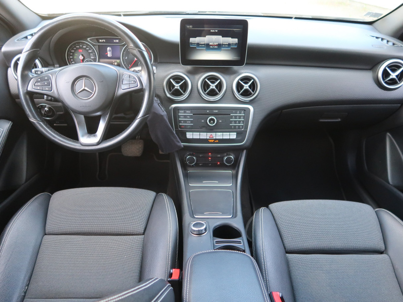 Mercedes-Benz A, 2016