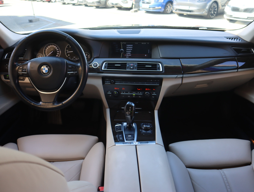 BMW 7, 2009