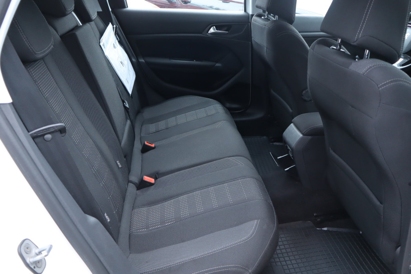 Peugeot 308, 2015