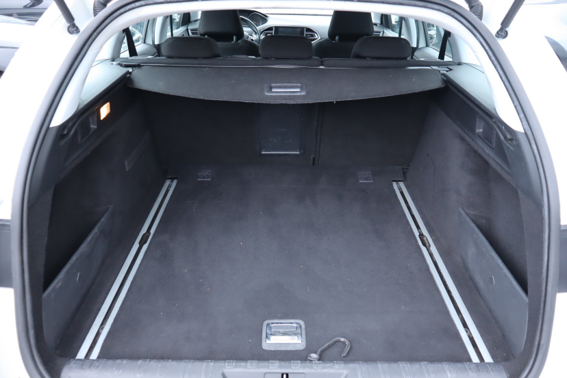 Peugeot 308, 2015