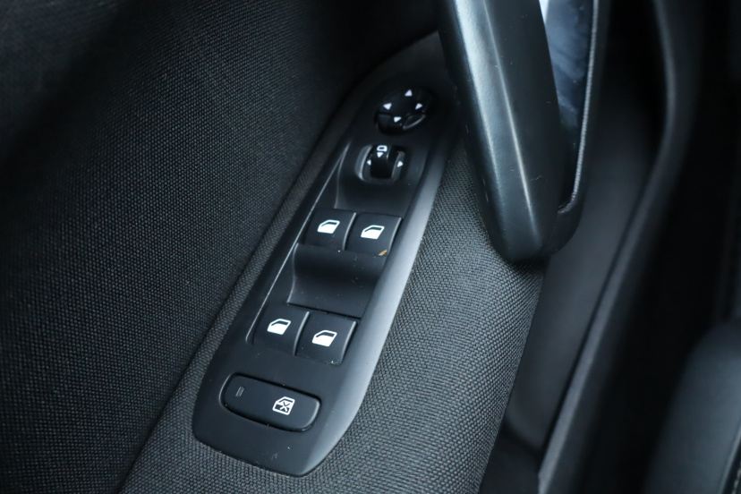 Peugeot 308, 2015