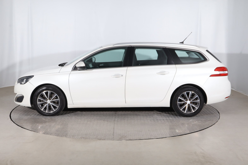 Peugeot 308, 2015