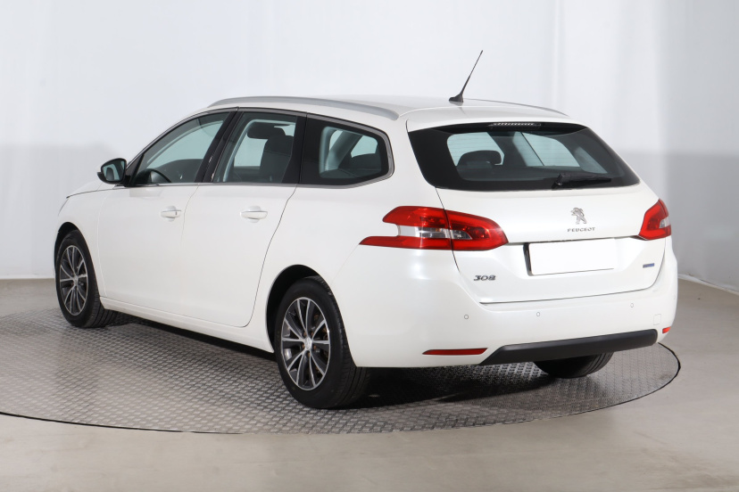 Peugeot 308, 2015