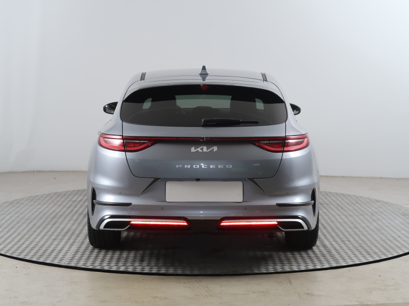 Kia ProCeed, 2022
