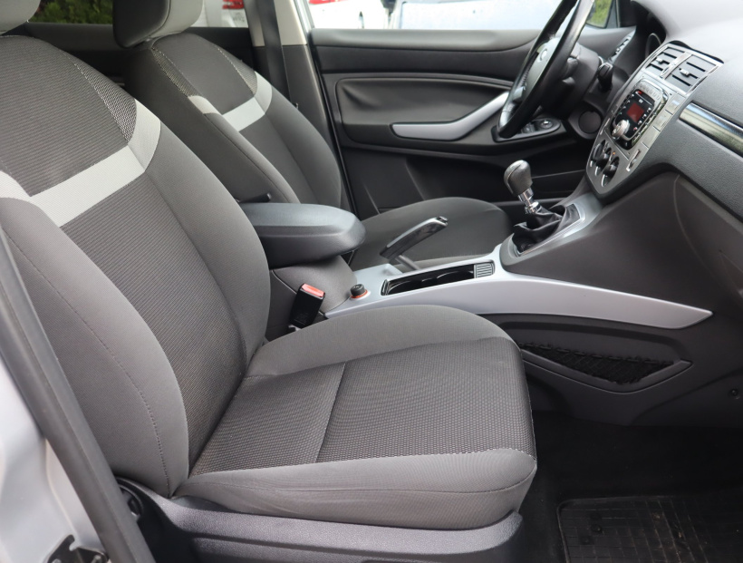 Ford Kuga, 2012