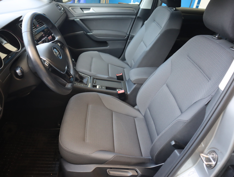 Volkswagen Golf, 2019