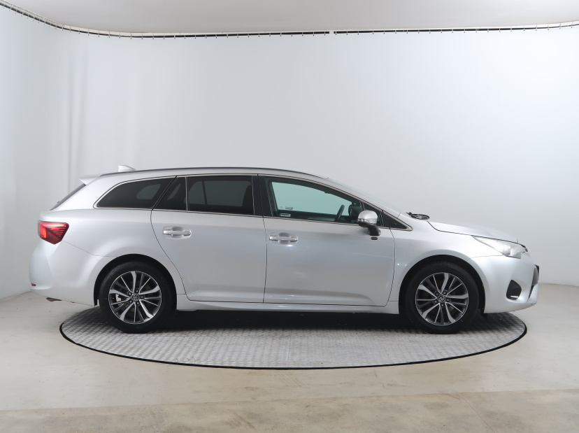 Toyota Avensis, 2016