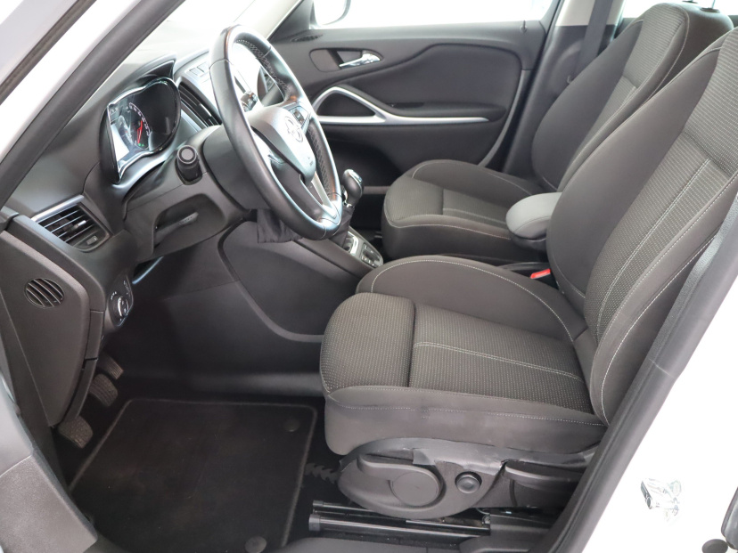 Opel Zafira Tourer, 2018