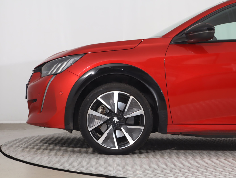 Peugeot e-208, 2021
