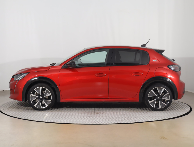 Peugeot e-208, 2021