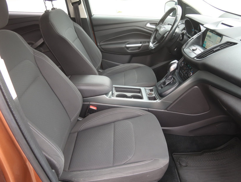 Ford Kuga, 2017