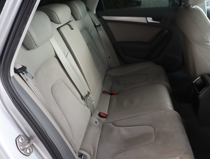 Audi A4, 2011
