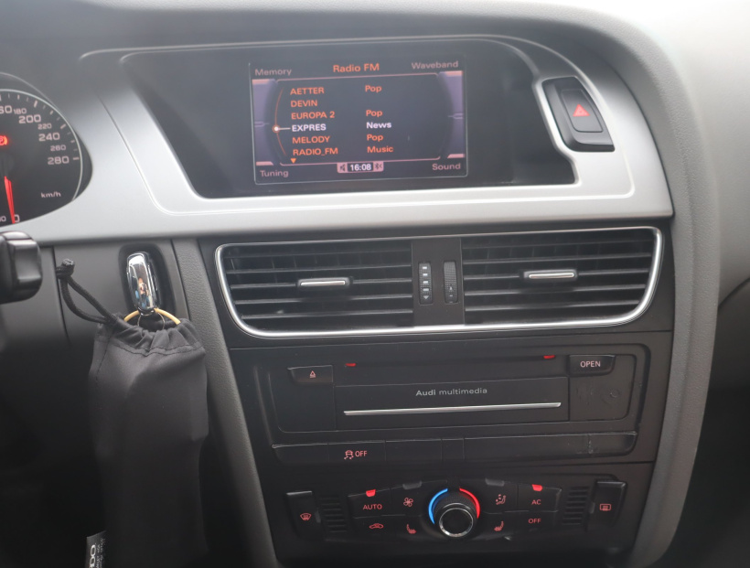 Audi A4, 2011