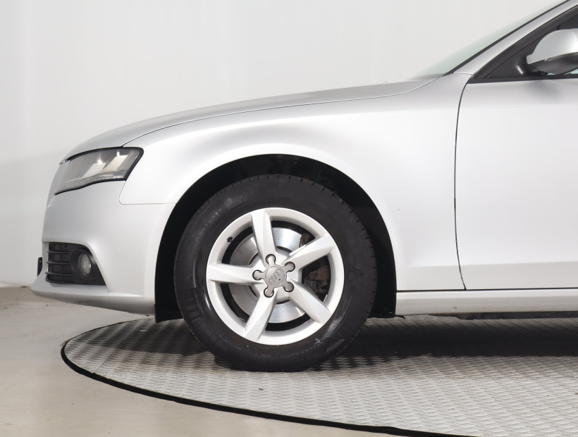 Audi A4, 2011