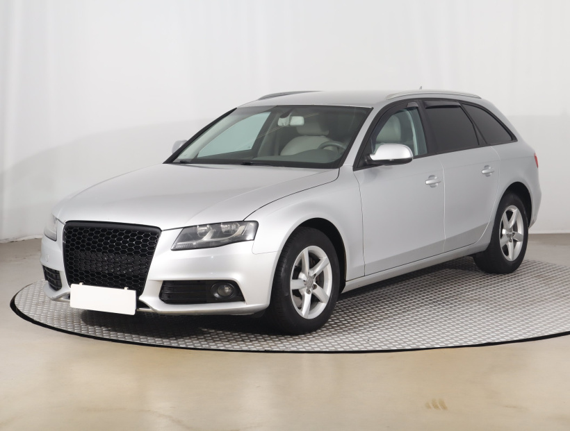 Audi A4, 2011