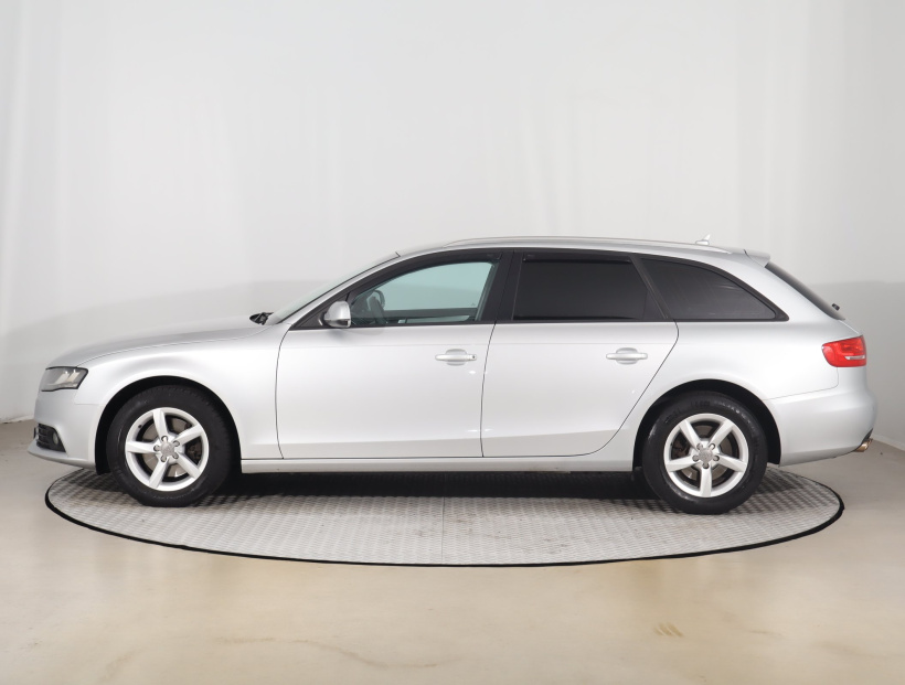 Audi A4, 2011