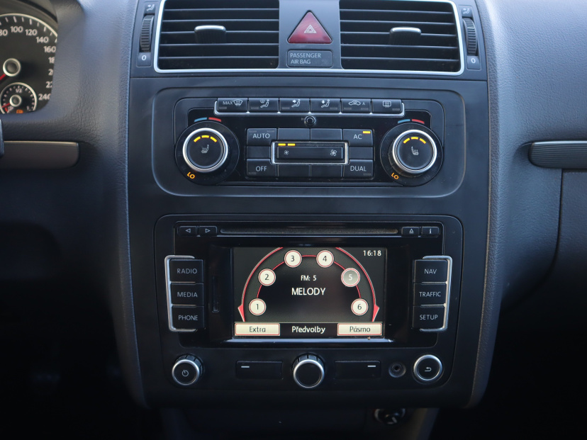 Volkswagen Touran, 2011