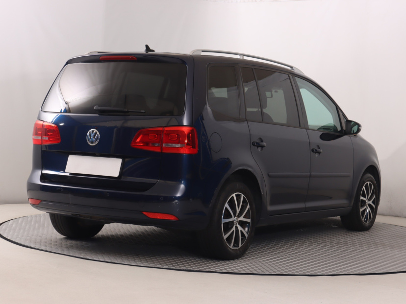 Volkswagen Touran, 2011