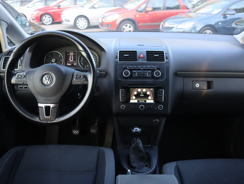Volkswagen Touran, 2011