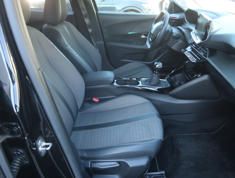 Peugeot 2008, 2021