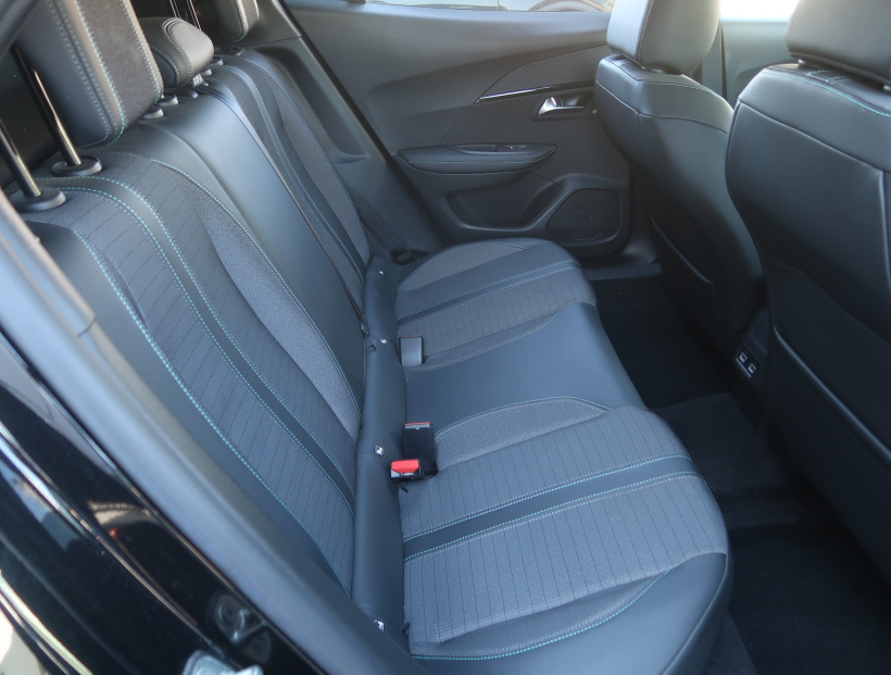 Peugeot 2008, 2021