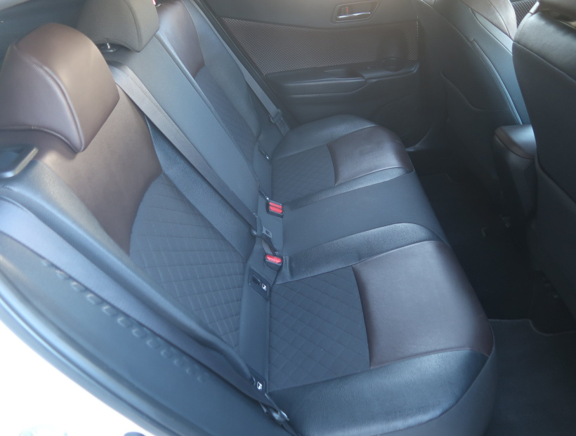 Toyota C-HR, 2016