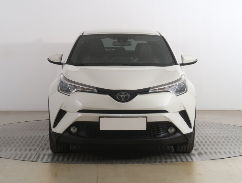Toyota C-HR, 2016