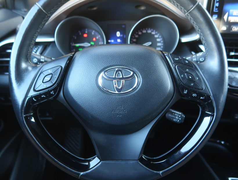 Toyota C-HR, 2016