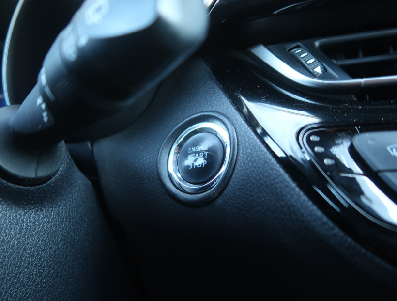 Toyota C-HR, 2016
