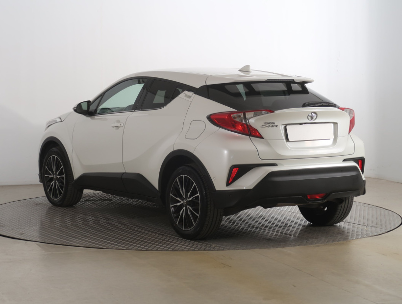 Toyota C-HR, 2016
