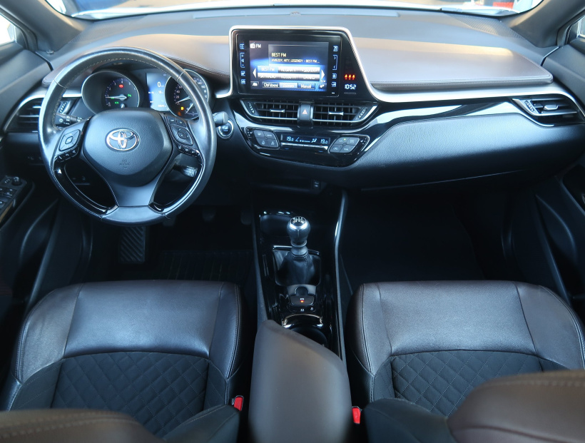 Toyota C-HR, 2016