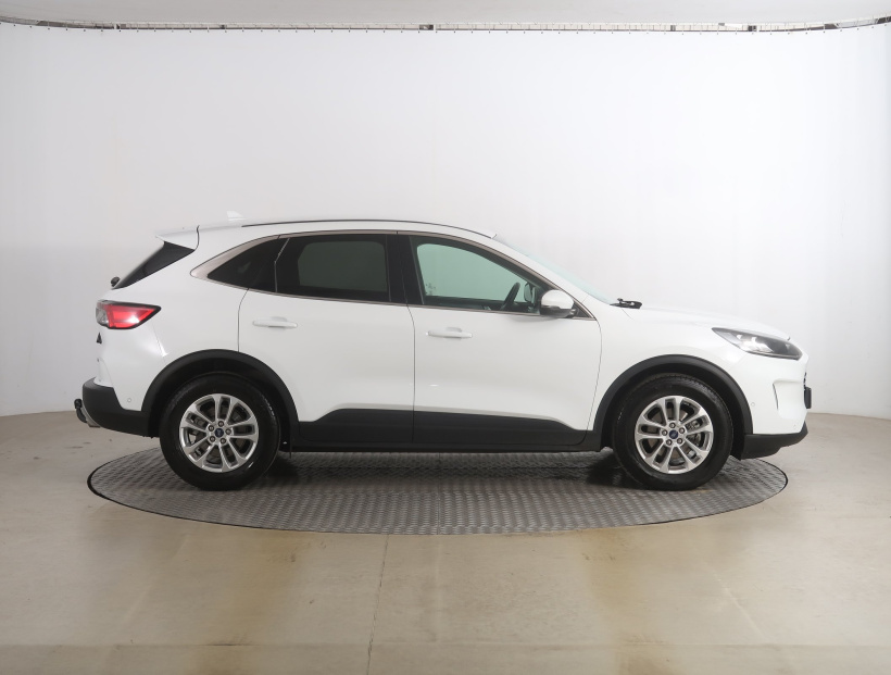 Ford Kuga, 2020