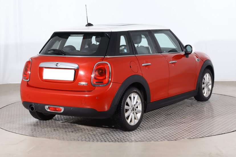 MINI 5-door, 2016
