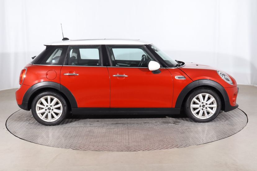 MINI 5-door, 2016