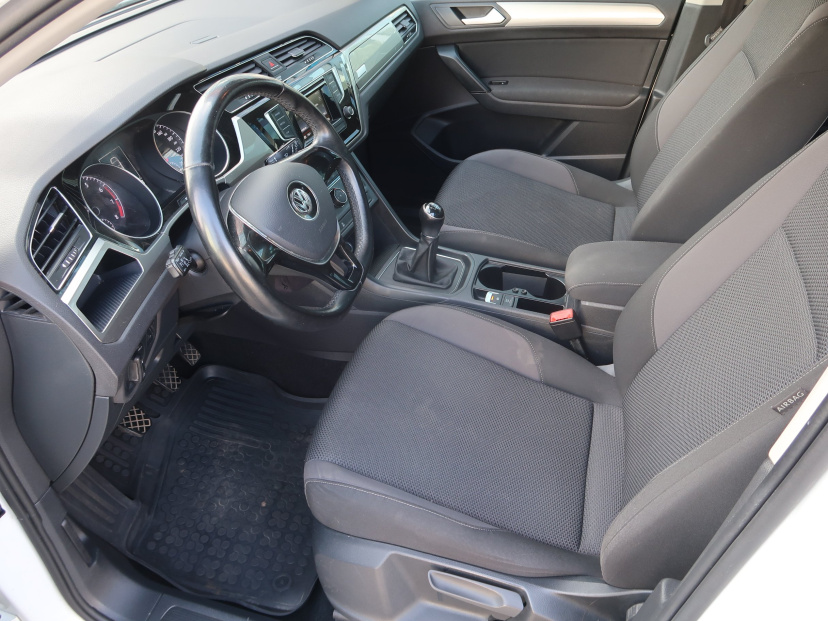 Volkswagen Touran, 2015