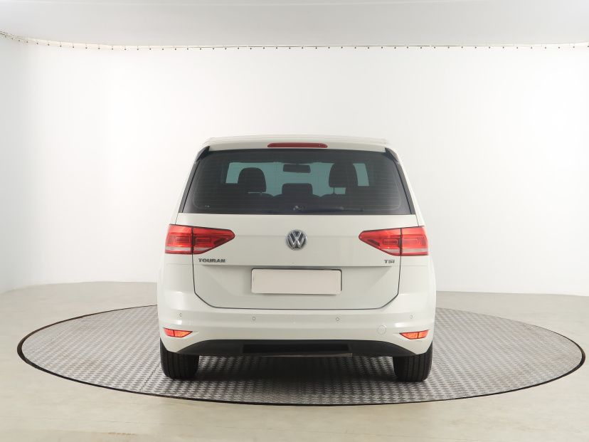 Volkswagen Touran, 2015