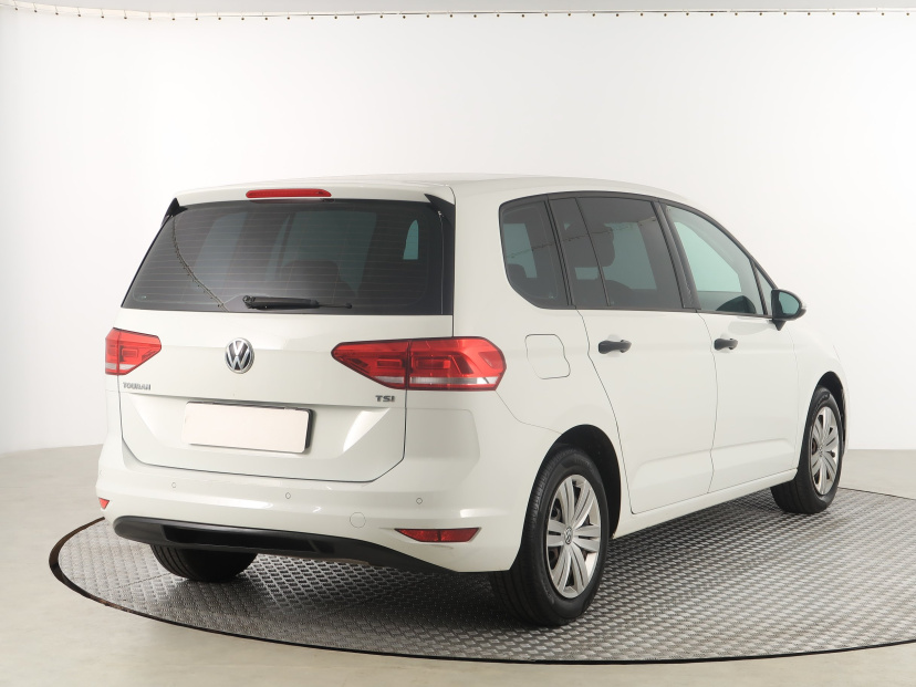 Volkswagen Touran, 2015