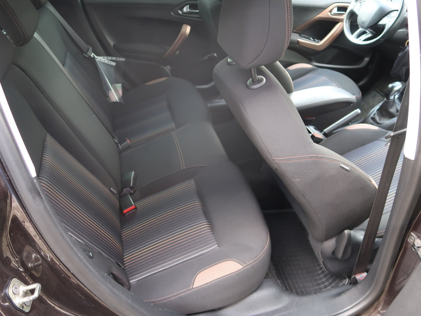 Peugeot 208, 2013