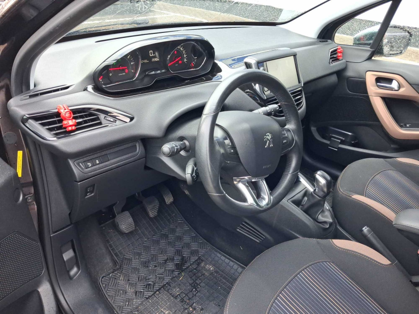 Peugeot 208, 2013