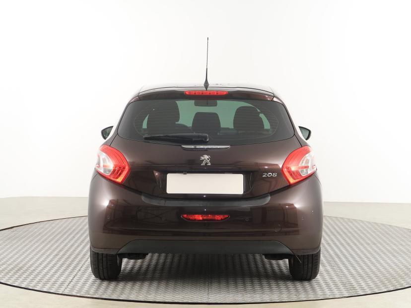Peugeot 208, 2013
