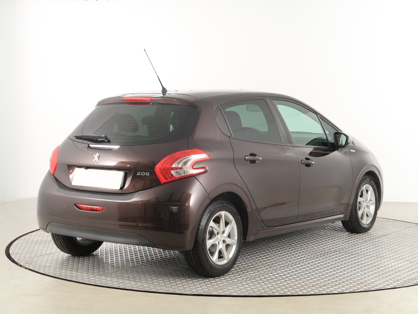 Peugeot 208, 2013