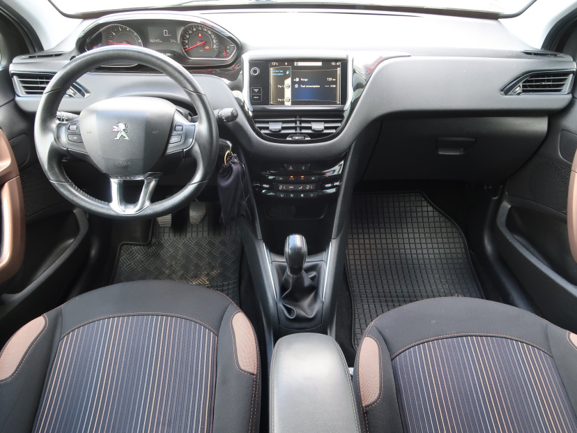 Peugeot 208, 2013