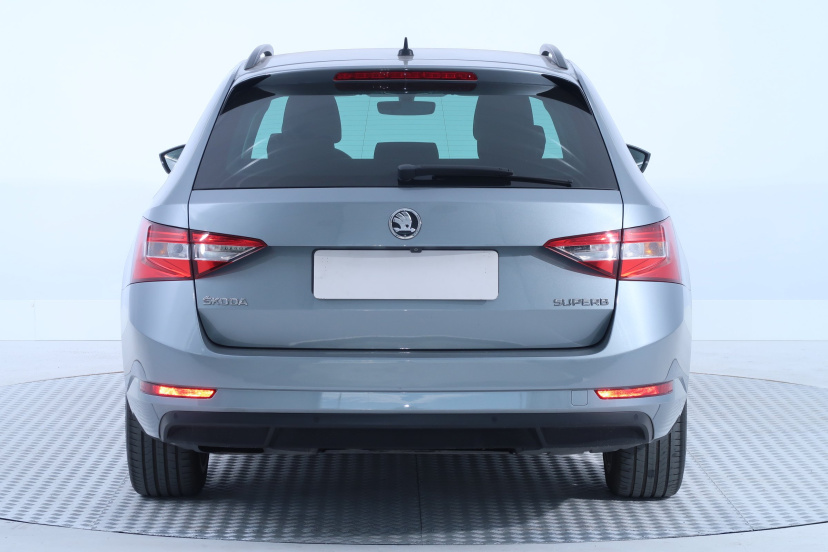 Škoda Superb, 2016