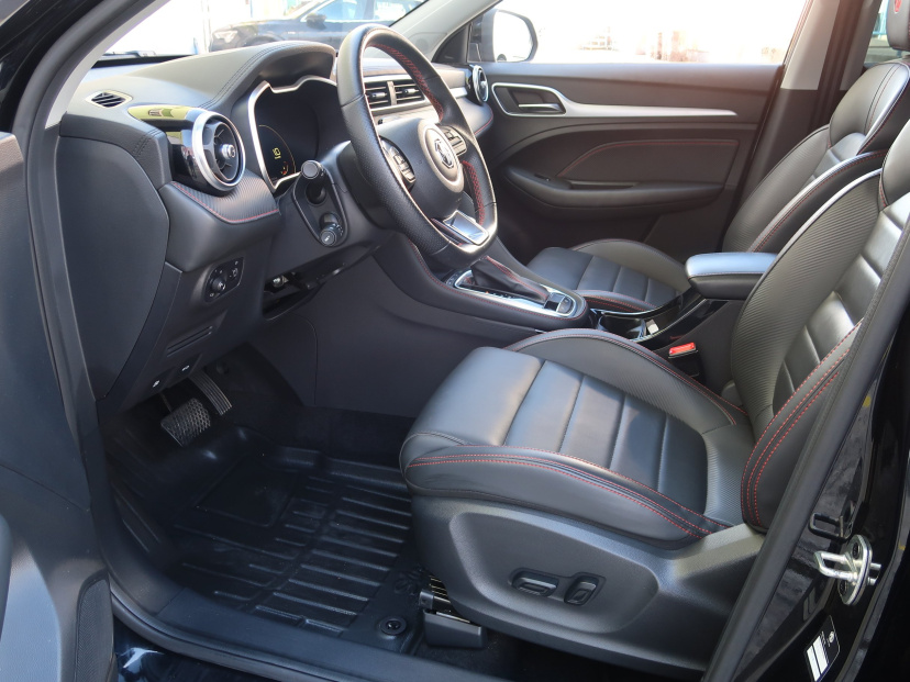 MG ZS SUV, 2024
