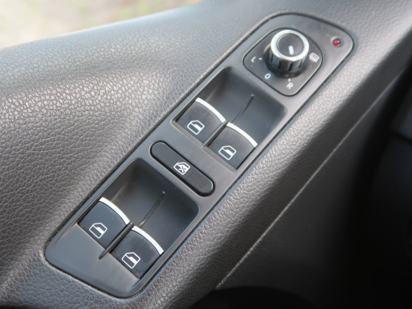 Volkswagen Tiguan, 2011