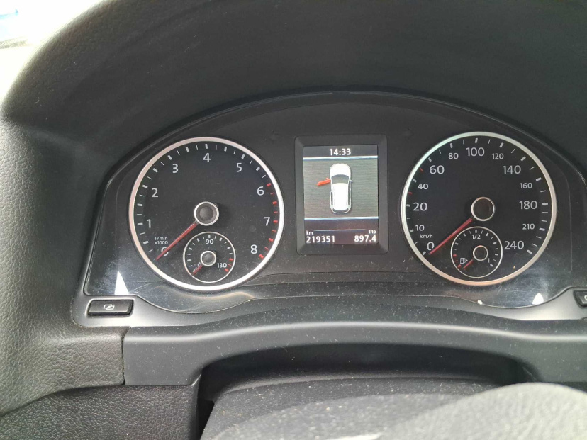 Volkswagen Tiguan, 2011