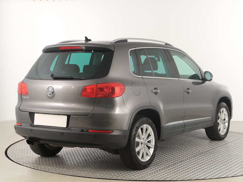 Volkswagen Tiguan, 2011