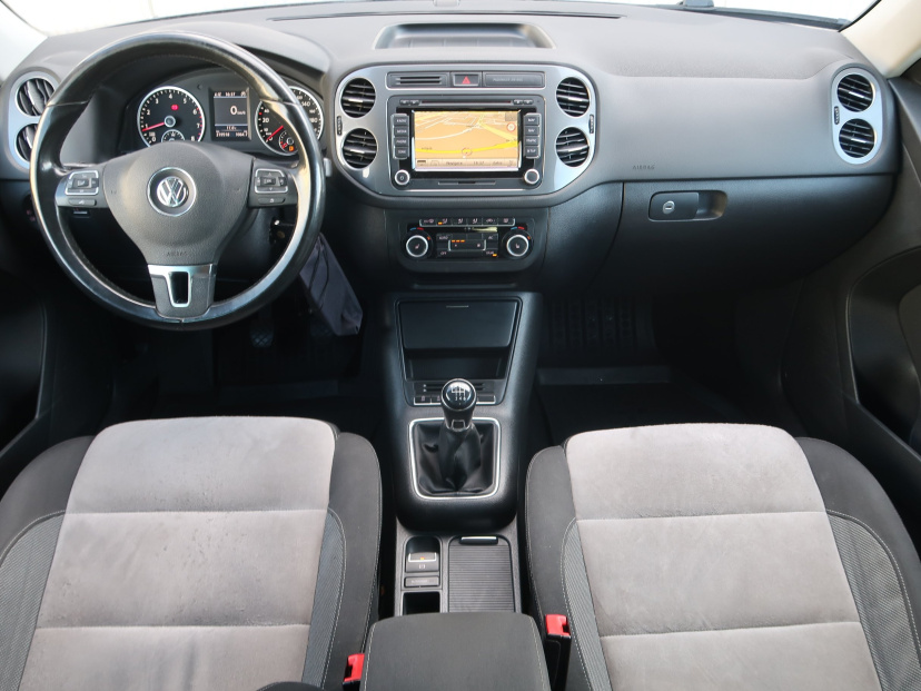 Volkswagen Tiguan, 2011