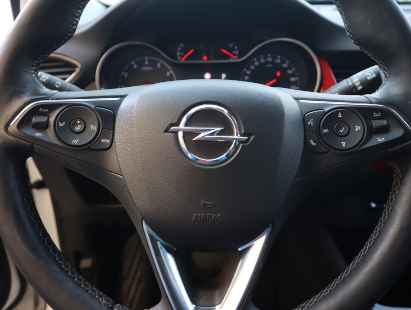 Opel Crossland, 2024